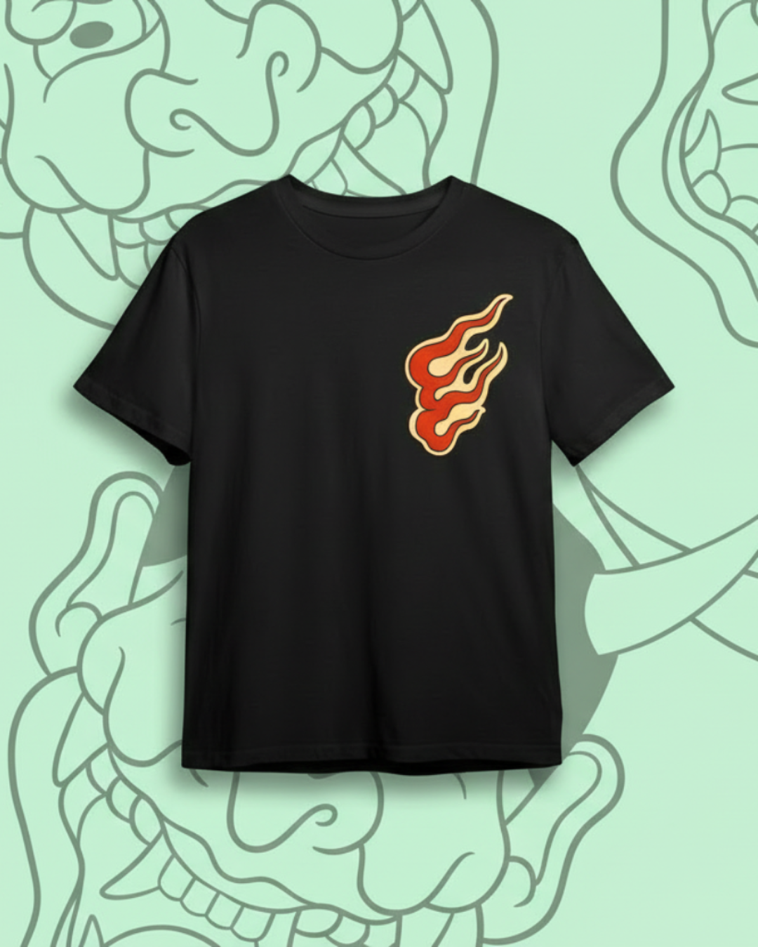 Camiseta negra de autor Oni no Hono. Estampado de llama en tonos rojos y crema sobre el pecho izquierdo. Fondo artístico.